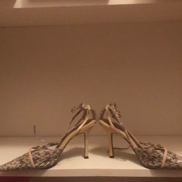 Carlos  by Carlos Santana snakeskin heels. - Picture 3 of 6